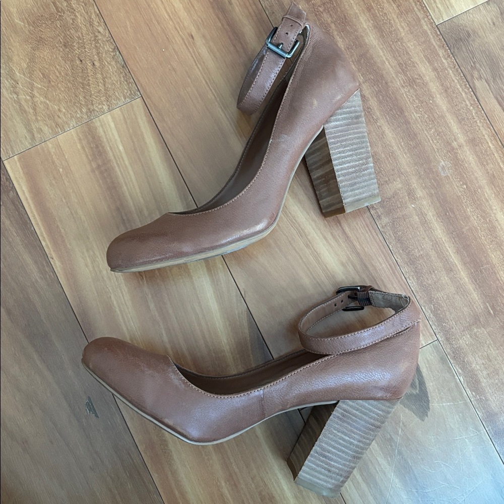 Crown Vintage block heels